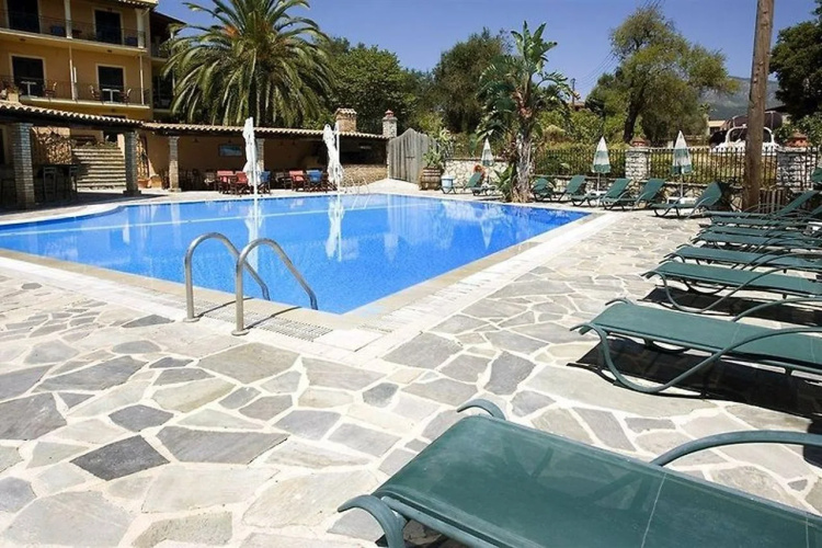 Yannis Servos Barbati Apartments