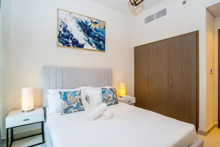 Tanin - Breathtaking Panoramic Canal Views From Balcony