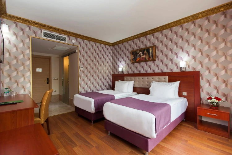 Standard Quintuple room