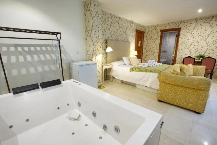 1 Bedroom Suite
