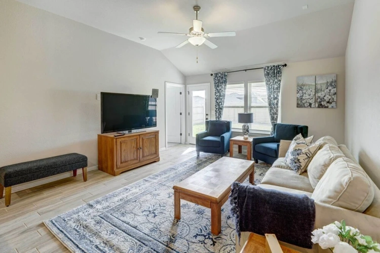 3 Bedrooms Cottage