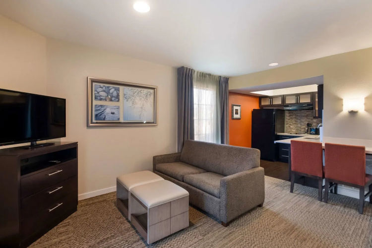 Sonesta ES Suites Dulles Airport