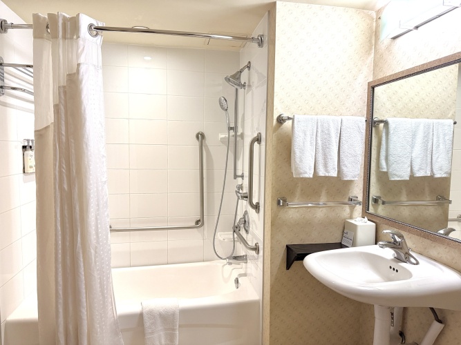 Holiday Inn Express & Suites Riverport Richmond photo 11