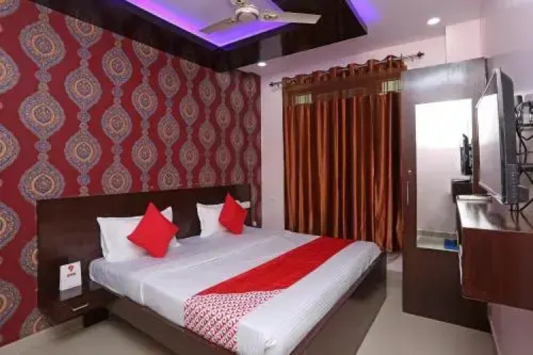 Laxmi Palace By OYO Rooms