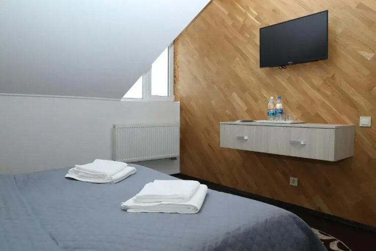 Lastivka Guest House