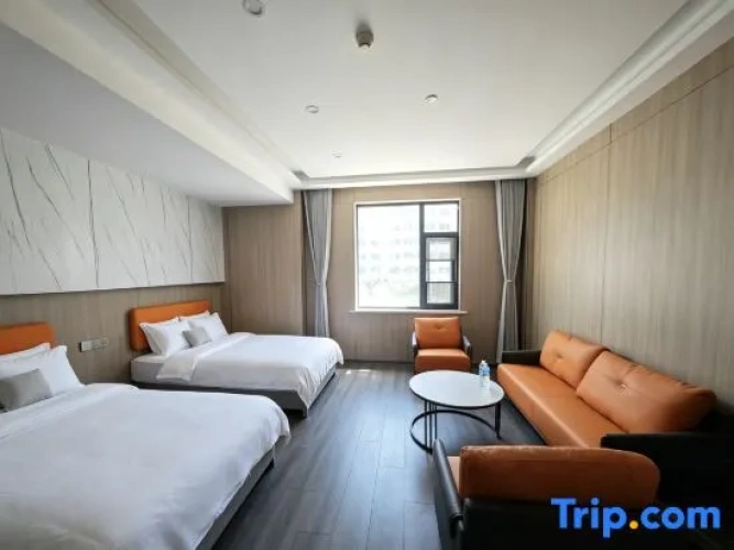 Premier Quadruple Suite