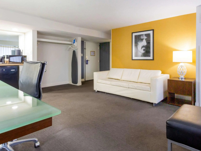 Comfort Inn & Suites Baltimore Inner Harbor