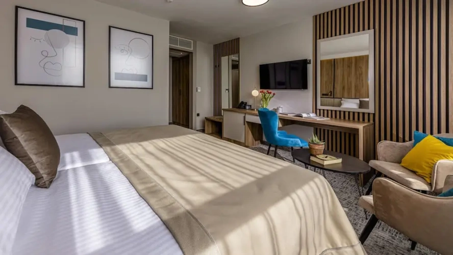 Deluxe Double Suite