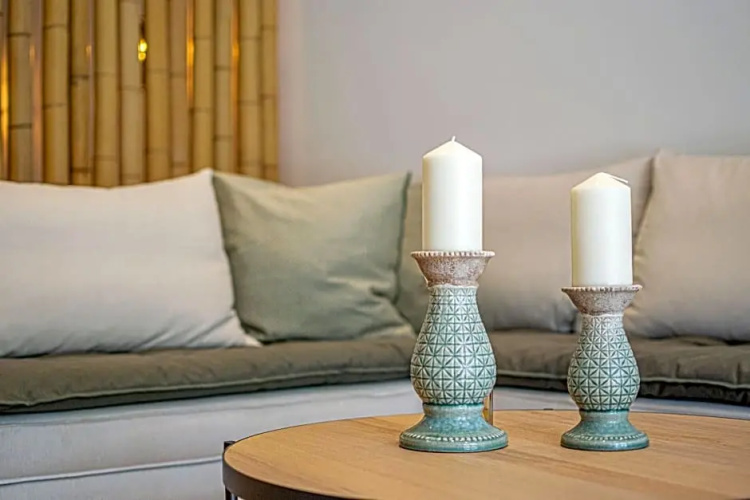 F & S Lounge Suites
