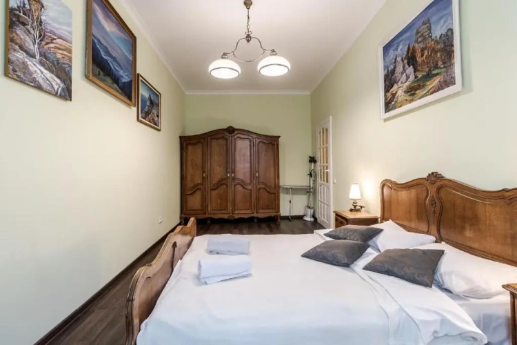 2 Bedrooms Apartment