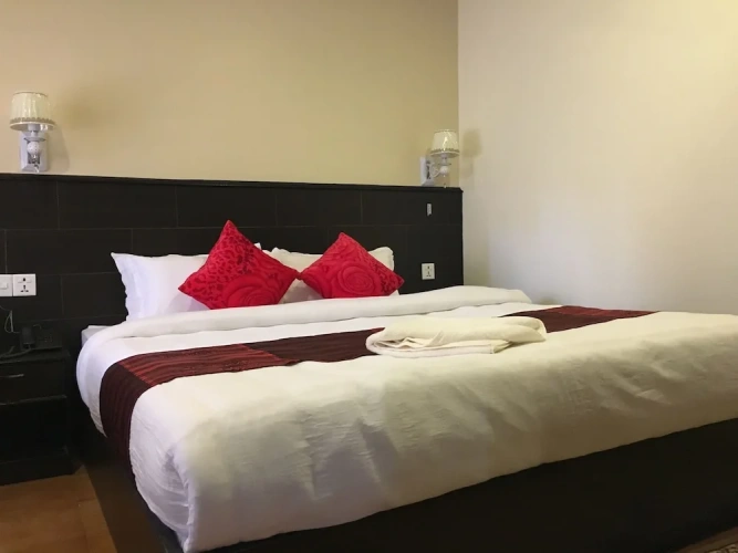 1 Bedroom Standard Double room with balcony and with garden view
