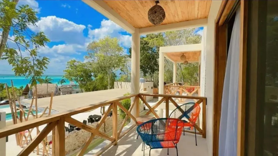 Hotel y Eco-Cabañas Azul María Bacalar