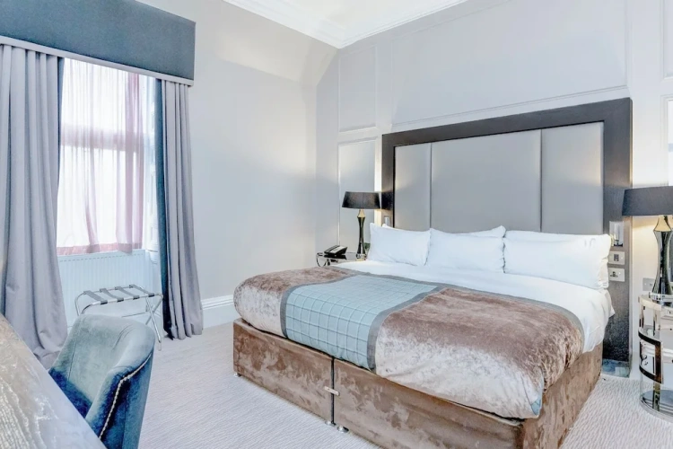 Deluxe Triple Suite