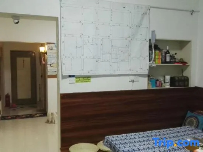 Yanwujia Youth Hostel