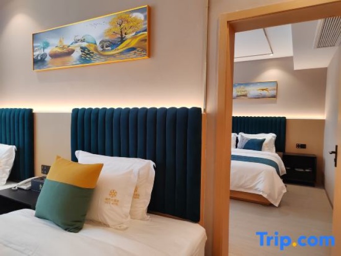 Sextuple Family Suite