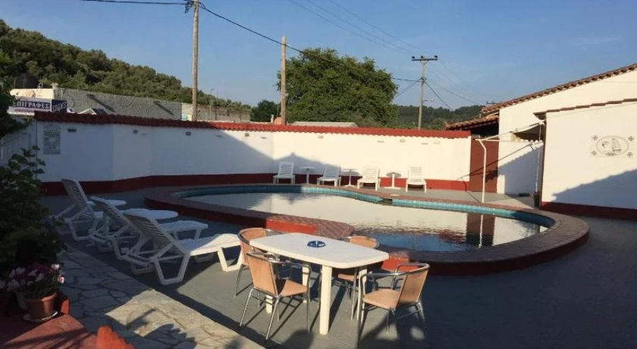 Houlis Apartments