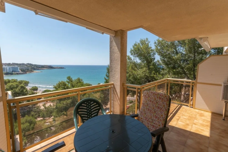 2 Bedrooms Apartment with sea view