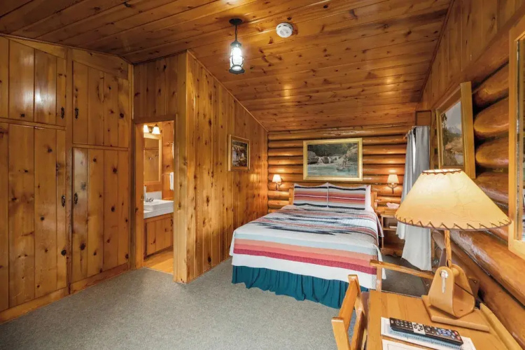 El Western Cabins & Lodges