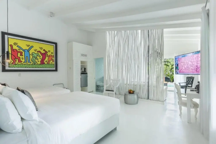 Suite with ocean view