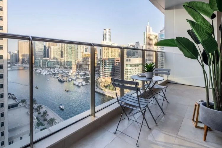 Modern & Classy 1BR Overlooking Marina!