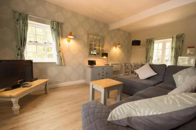 2 Bedrooms Villa