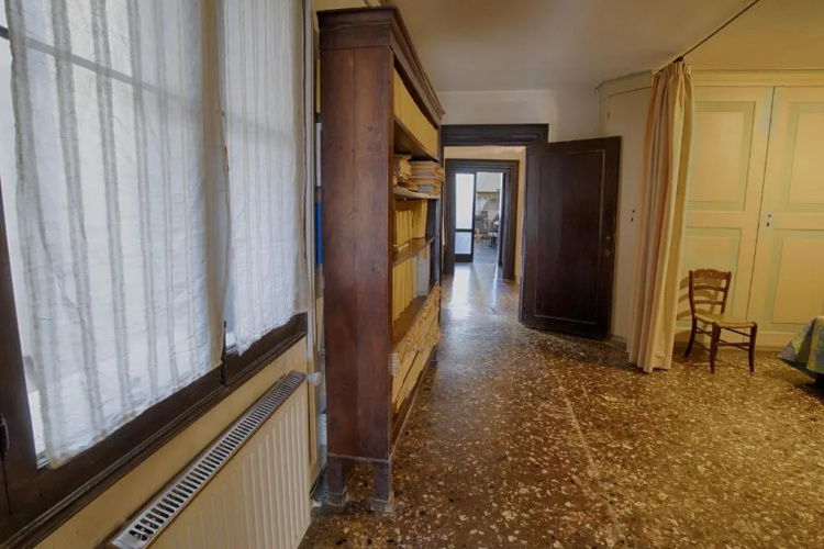 Vintage Venice Apartment