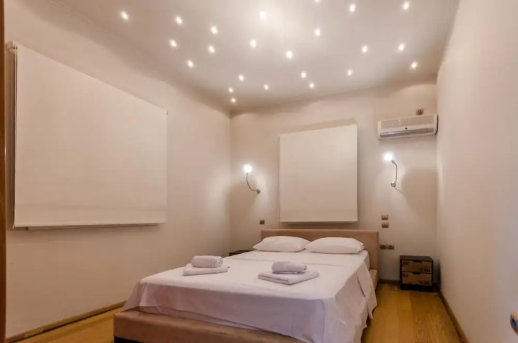 Aquarius - Glyfada Detached House
