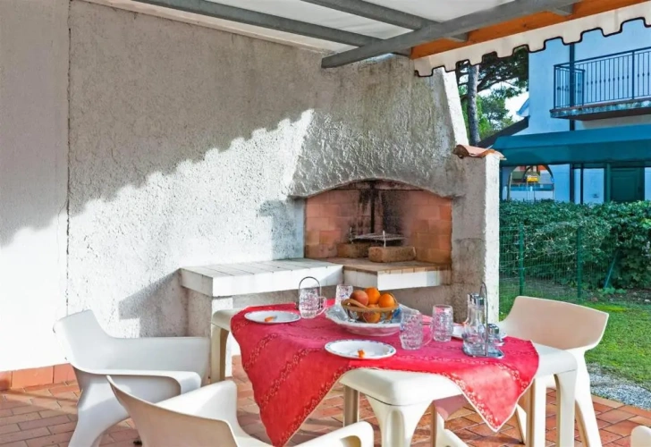 2 Bedrooms Bungalow