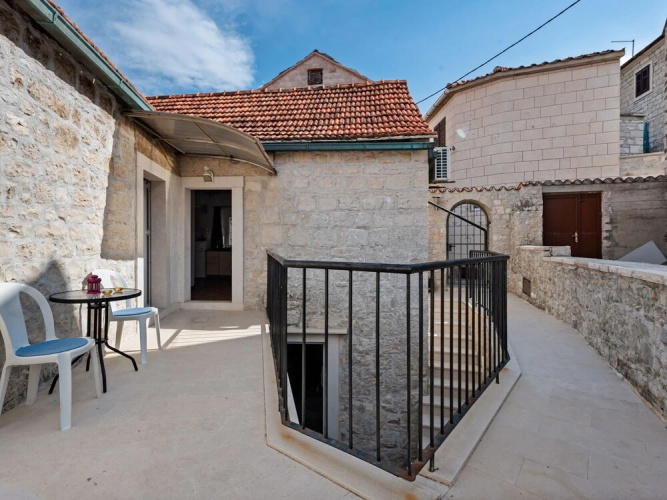 Snug Apartment in Pu?iš?a Near the Beach