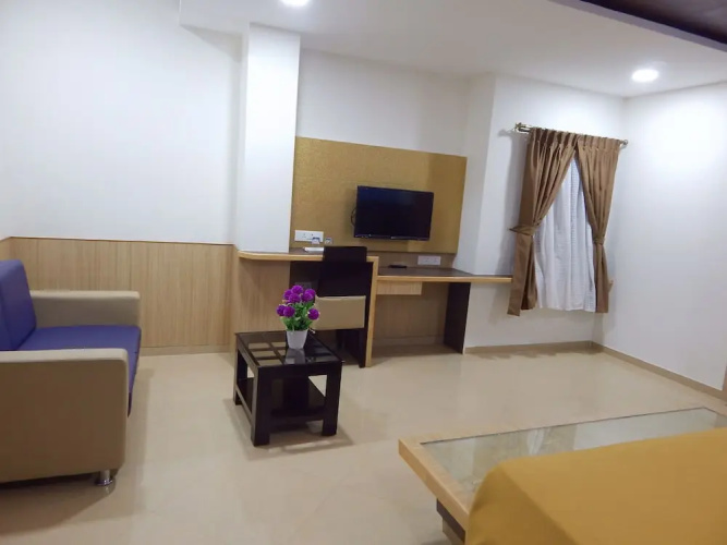 Hotel Aadhi