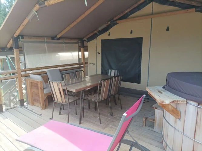 2 Bedrooms Tent