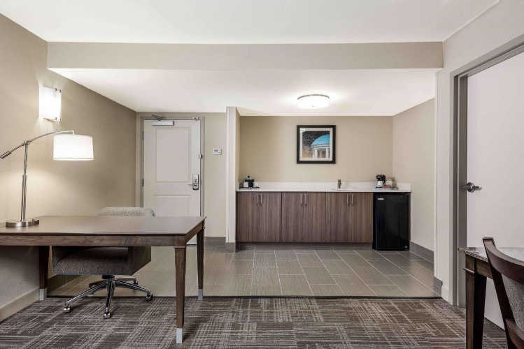 Quadruple Suite