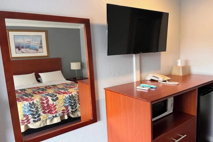 2 Bedrooms Standard Family room