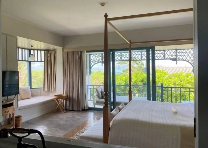 Suite with balcony and with garden view