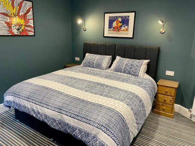 Standard Twin Basement room