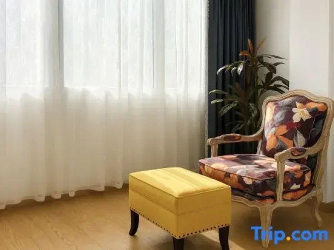 Suite with garden view