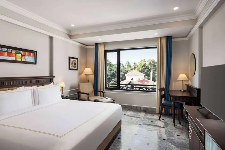 Deluxe Double room with pool view