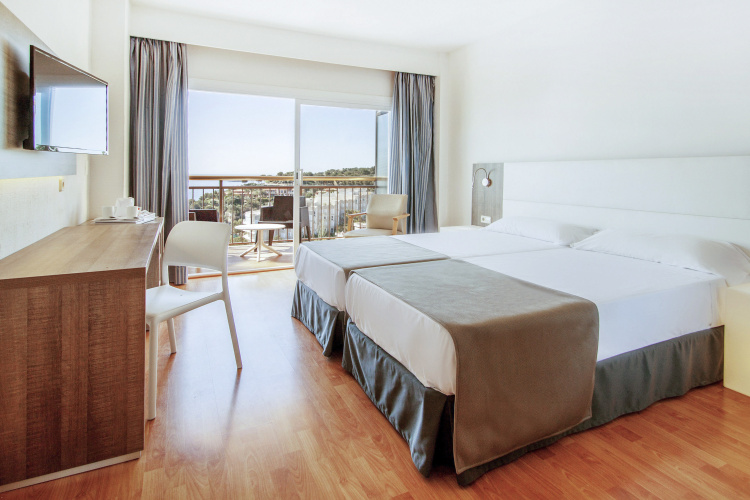 Sentido Cala Vinas Hotel photo 6