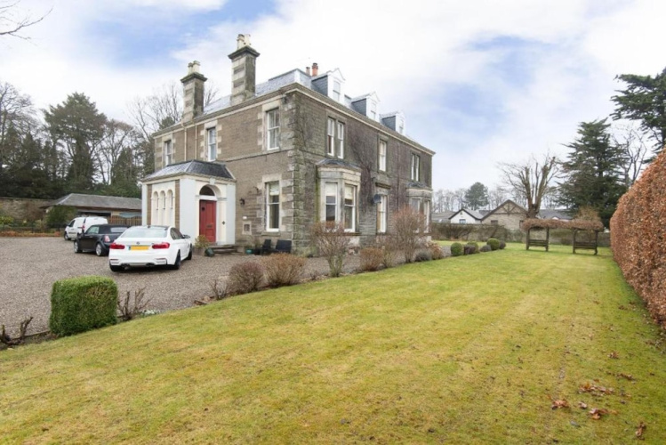 Oyo Ashlea Manor - Dundee, UK
