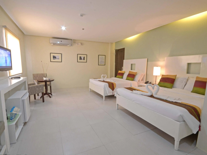Holiday Suites Business District (Empire Suites Hotel)