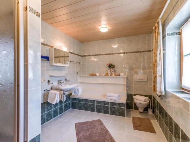 2 Bedrooms Triple Apartment with balcony