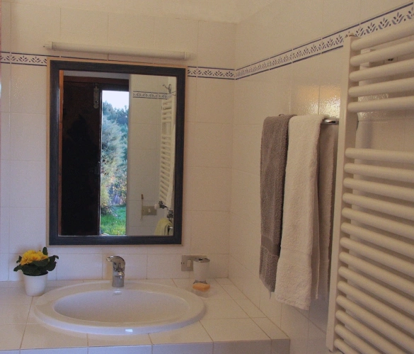 3 Bedrooms Cottage with land view