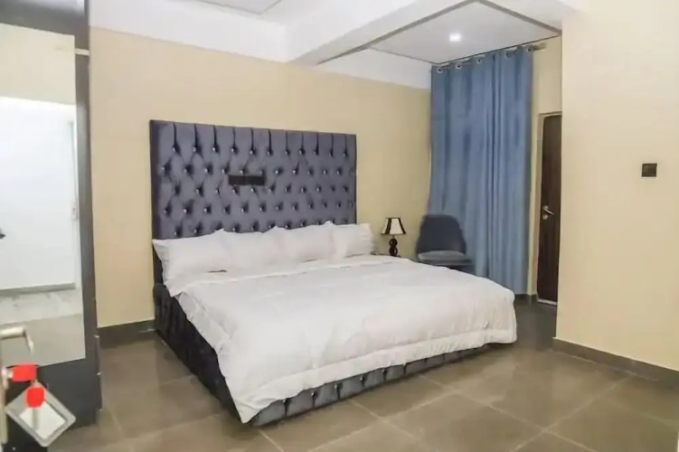 Bott Apartment