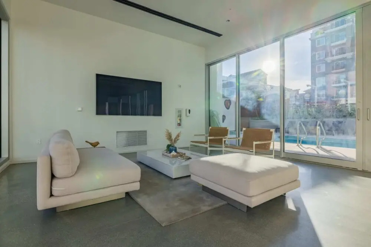 @marbella Lane - Chic 2BR Penthouse w/ Ocean Views