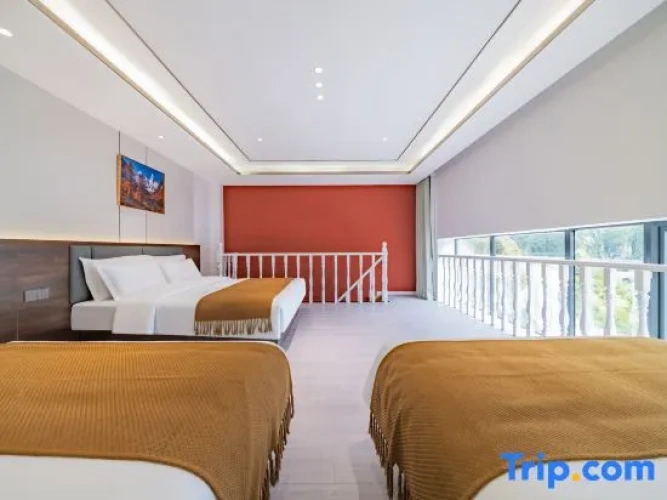Family Duplex Suite with mountain view