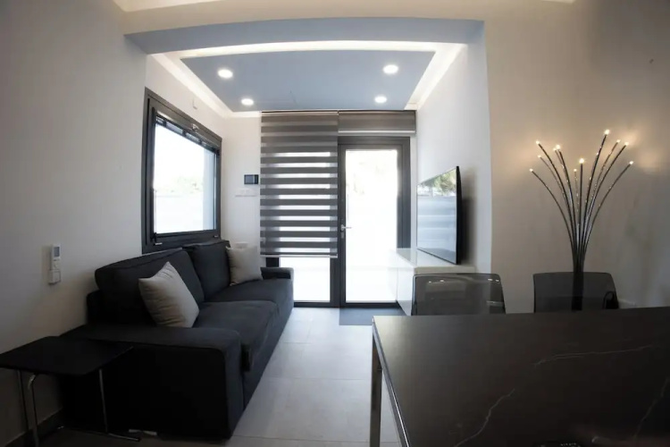 Phaedrus Living Luxury Mackenzie Flat