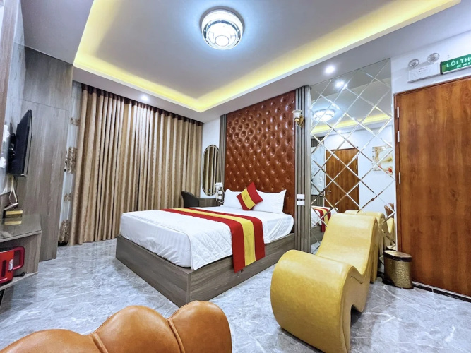 Queen Hotel - Mo Lao