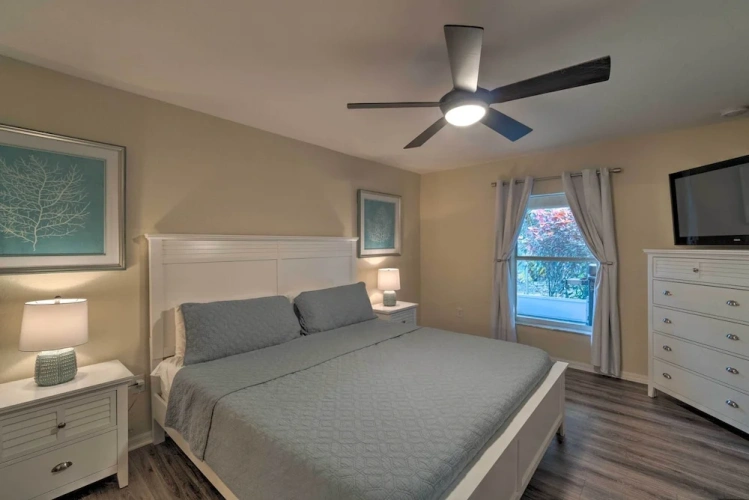 4 Bedrooms Cottage