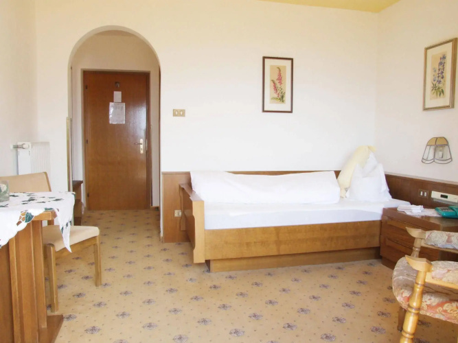 Hotel Karin