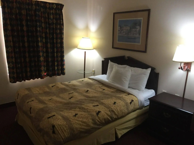 Guest Cottages & Suites